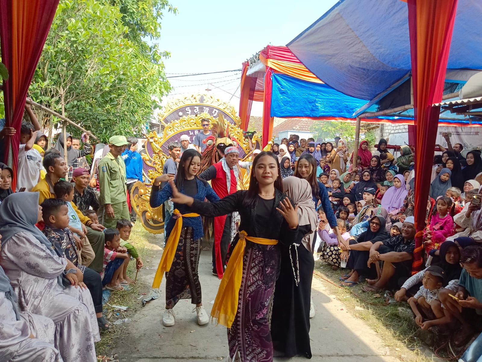Pengamanan Acara Khitanan Pertunjukkan Reog Di Desa Kendalkemlagi