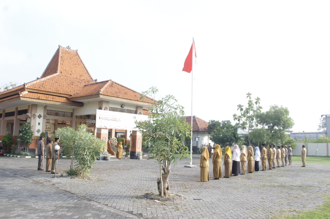 Foto: Apel Rutin Senin Pagi Kecamatan Karanggeneng Perkuat Disiplin dan Sinergi Aparatur