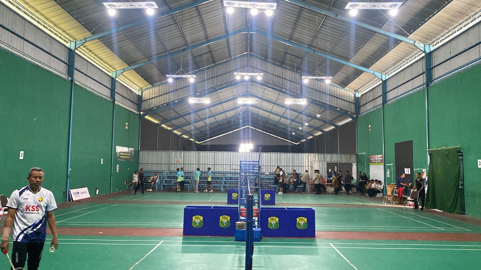 Foto: Perwakilan dari Kecamatan Karanggeneng mengikuti Lomba Korpri Bulutangkis