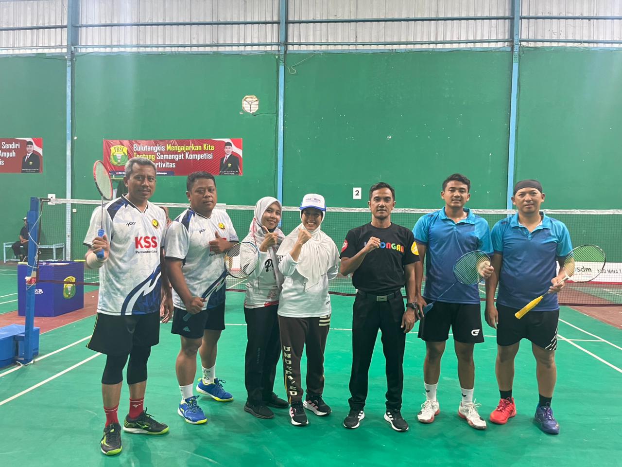 Foto: Perwakilan dari kecamatan karanggeneng melaju ke semifinal dalam lomba korpri cabor bulutangkis