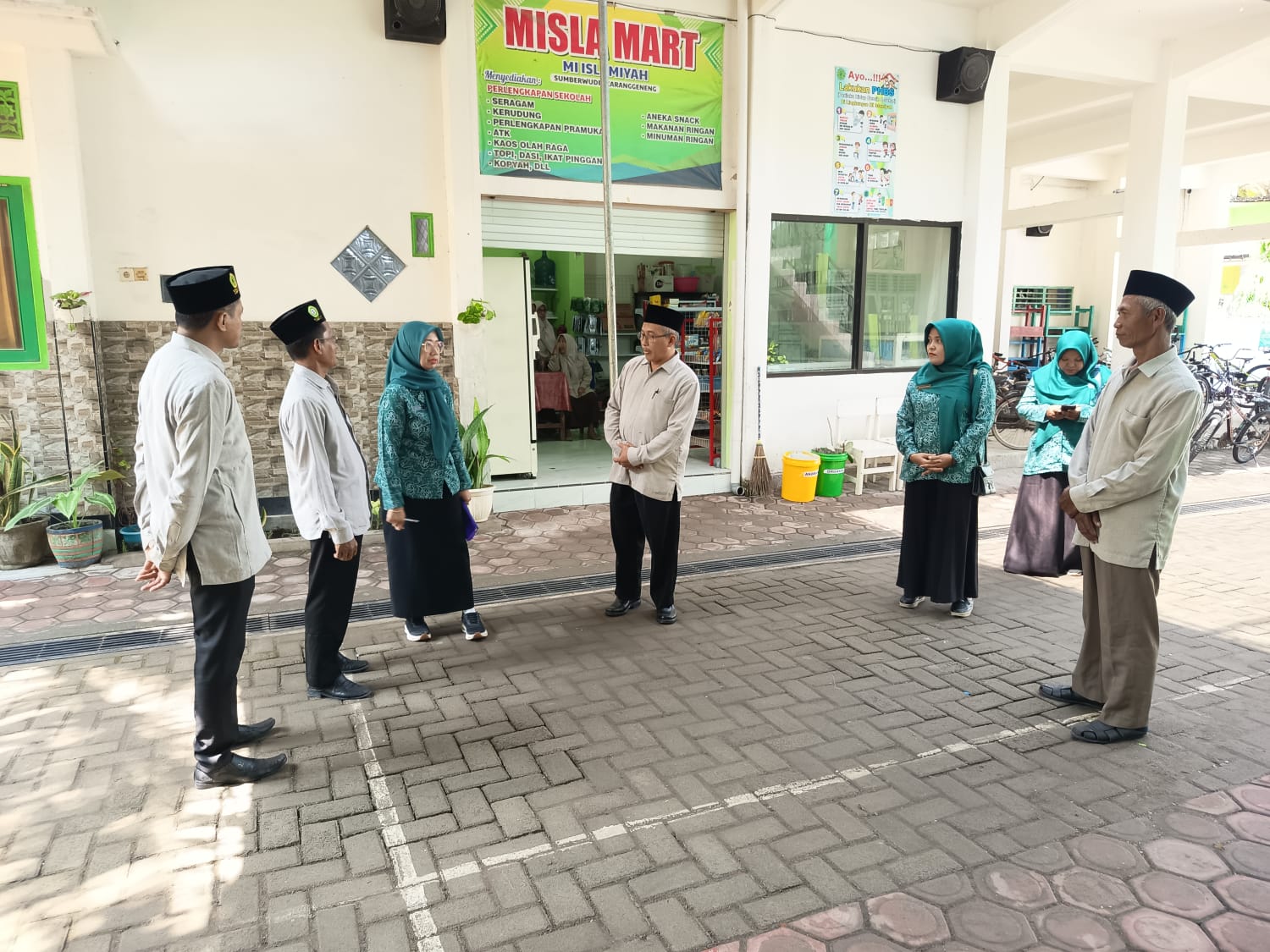 Foto: MI Islamiyah Sumberwudi Tampilkan Komitmen Lingkungan Sehat dalam Verifikasi PHBS LBS Tahun 2026