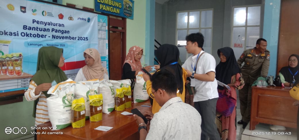 Foto: Monitor penyaluran bantuan pangan alokasi Oktober - November 2025 di desa kalanganyar