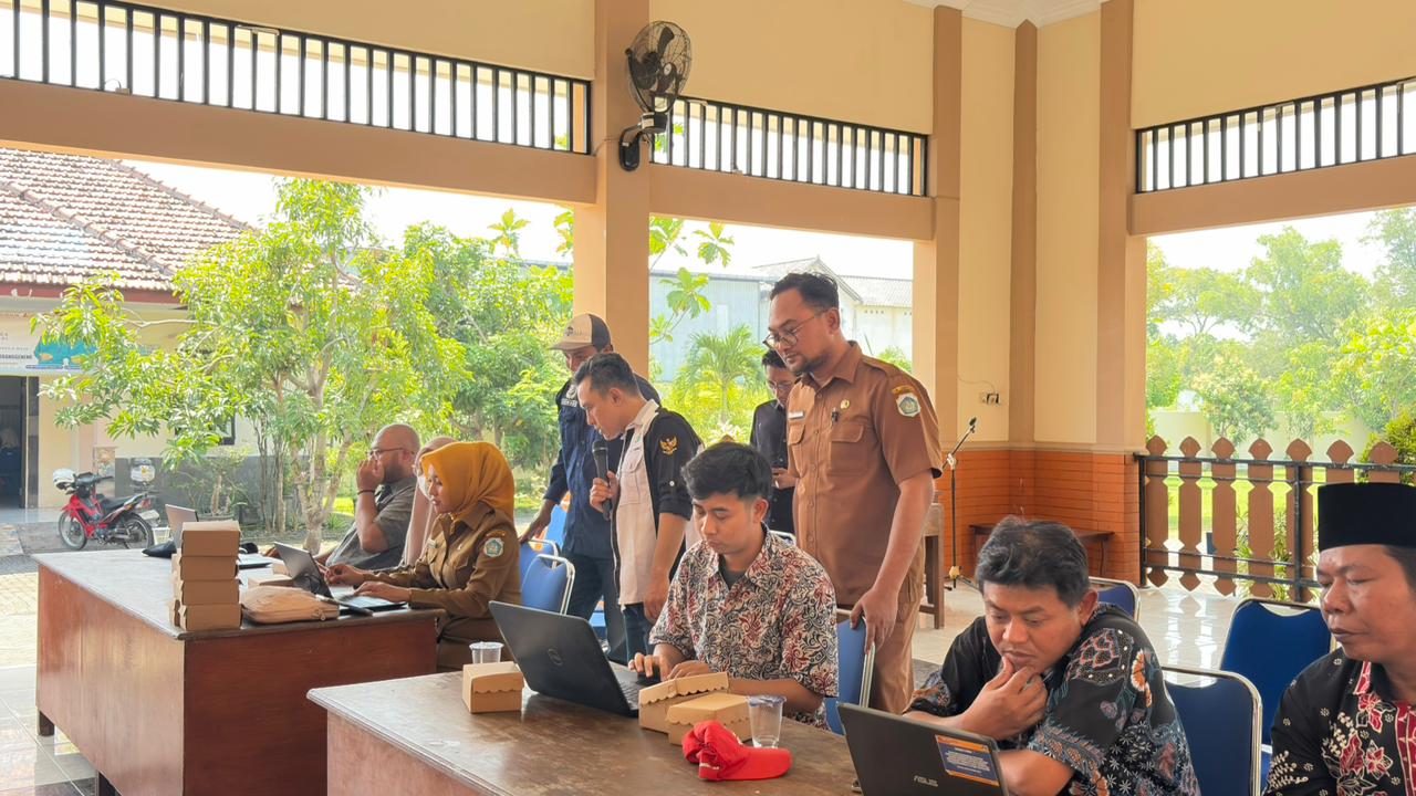 Foto: Penguatan Tata Kelola dan Peningkatan Kapasitas Pengurus Melalui Rapat Koordinasi Pemeringkatan BUMDes Se-Kecamatan Karanggeneng di Pendopo Abdi Praja