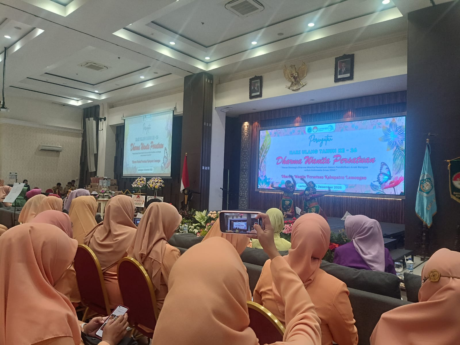 Foto: Peringatan Hari Ulang Tahun ke-26 Dharma Wanita Persatuan Kabupaten Lamongan Berlangsung Meriah dan Khidmat