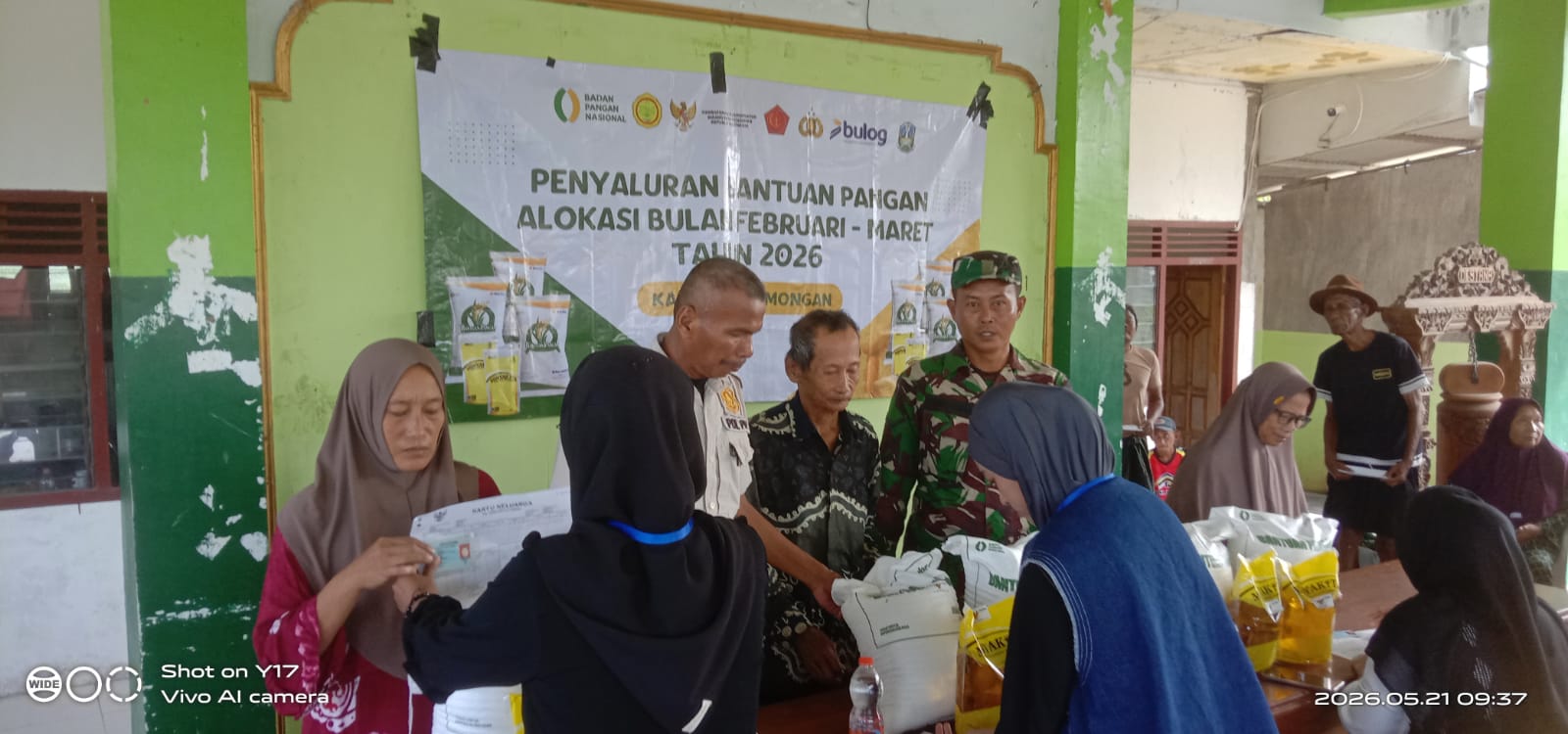 Foto: Monitoring Penyaluran Bantuan Pangan Alokasi Bulan Februari–Maret Tahun 2026 di Desa Tracal untuk Menjamin Kelancaran dan Ketepatan Penyaluran