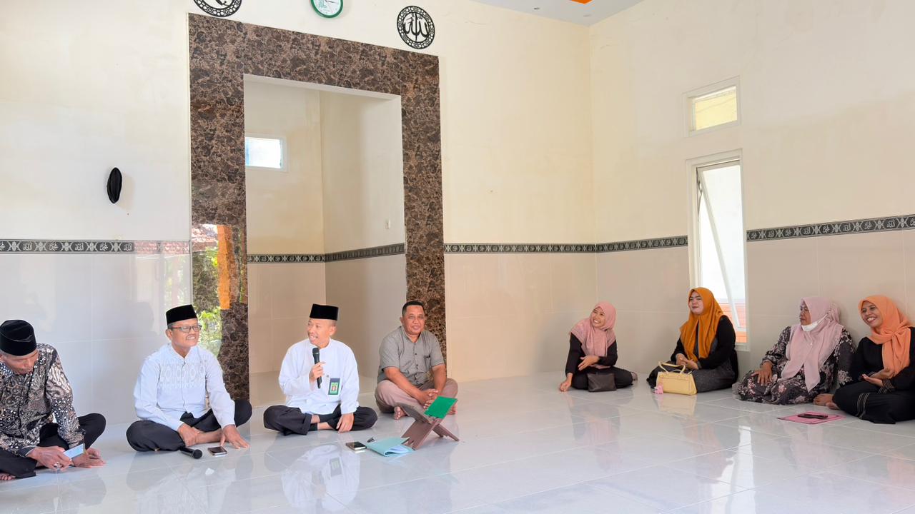 Foto: Kegiatan Ceramah Agama di Mushola An-Nur Kantor Kecamatan Karanggeneng