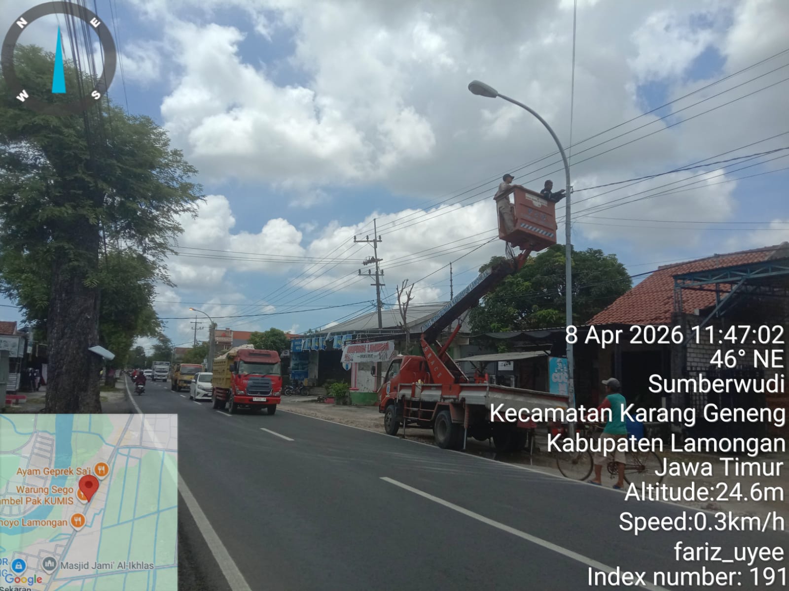 Perbaikan lampu PJU yang padam