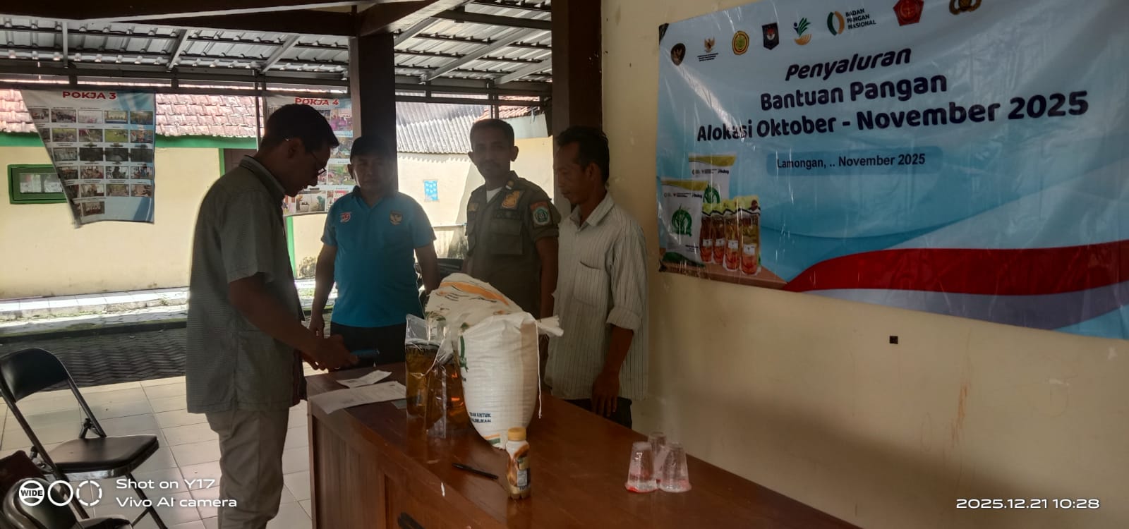 Foto: Monitor penyaluran bantuan pangan alokasi Oktober - November 2025 di Desa Jagran kecamatan Karanggeneng