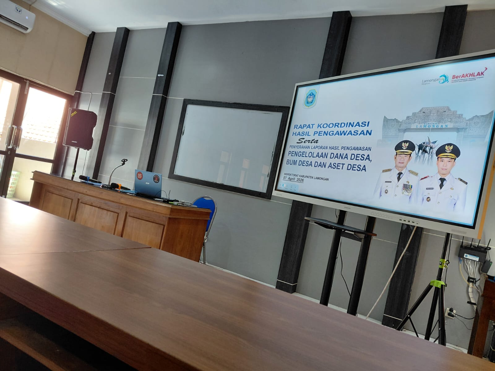 Foto: Kecamatan Karanggeneng Hadiri Rapat Koordinasi dan Penyerahan Laporan Hasil Pengawasan Dana Desa, BUMDes, dan Aset Desa