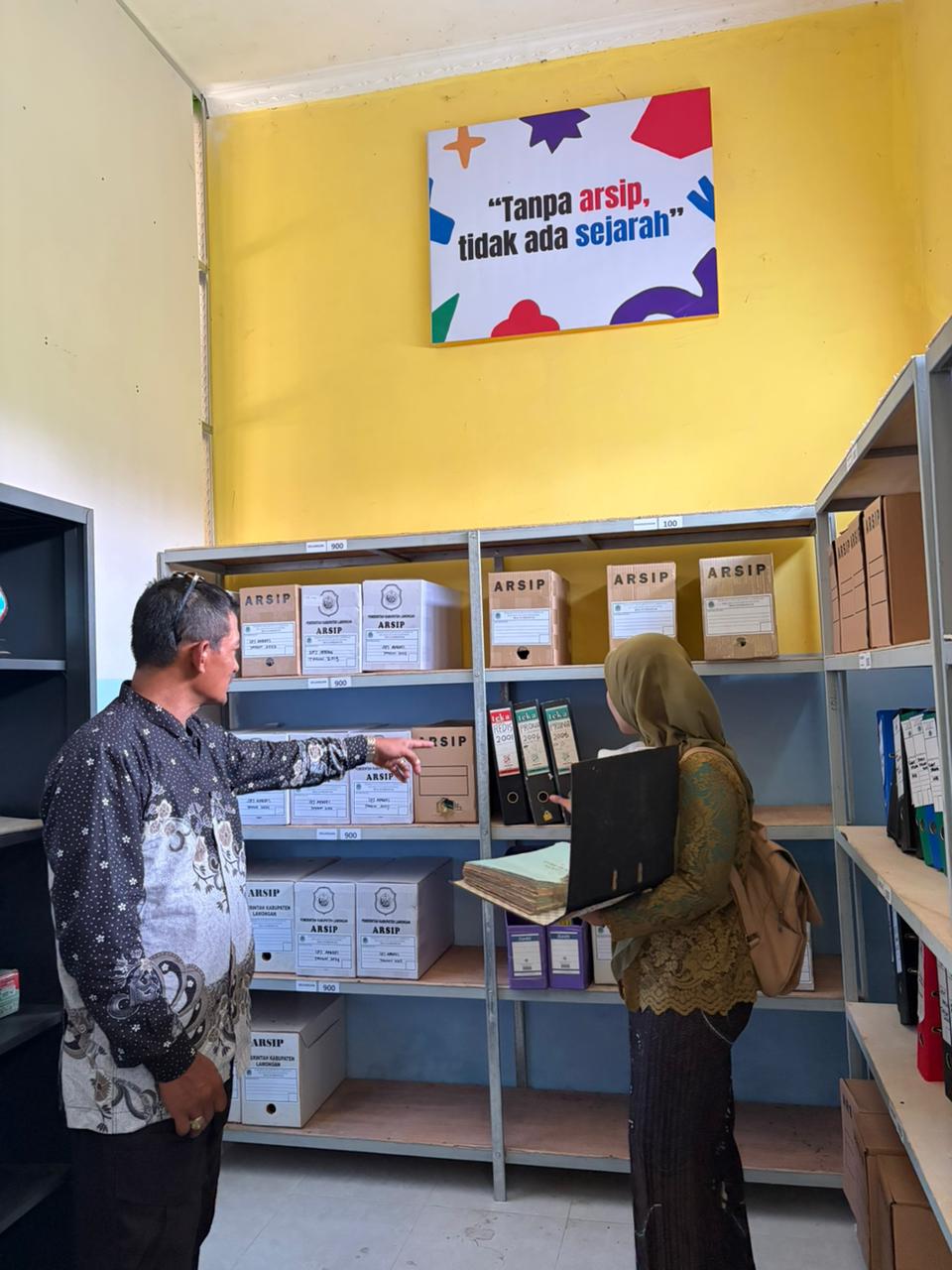 Foto: Pemantauan terkait perkembangan ruang arsip di Desa Sumberwudi