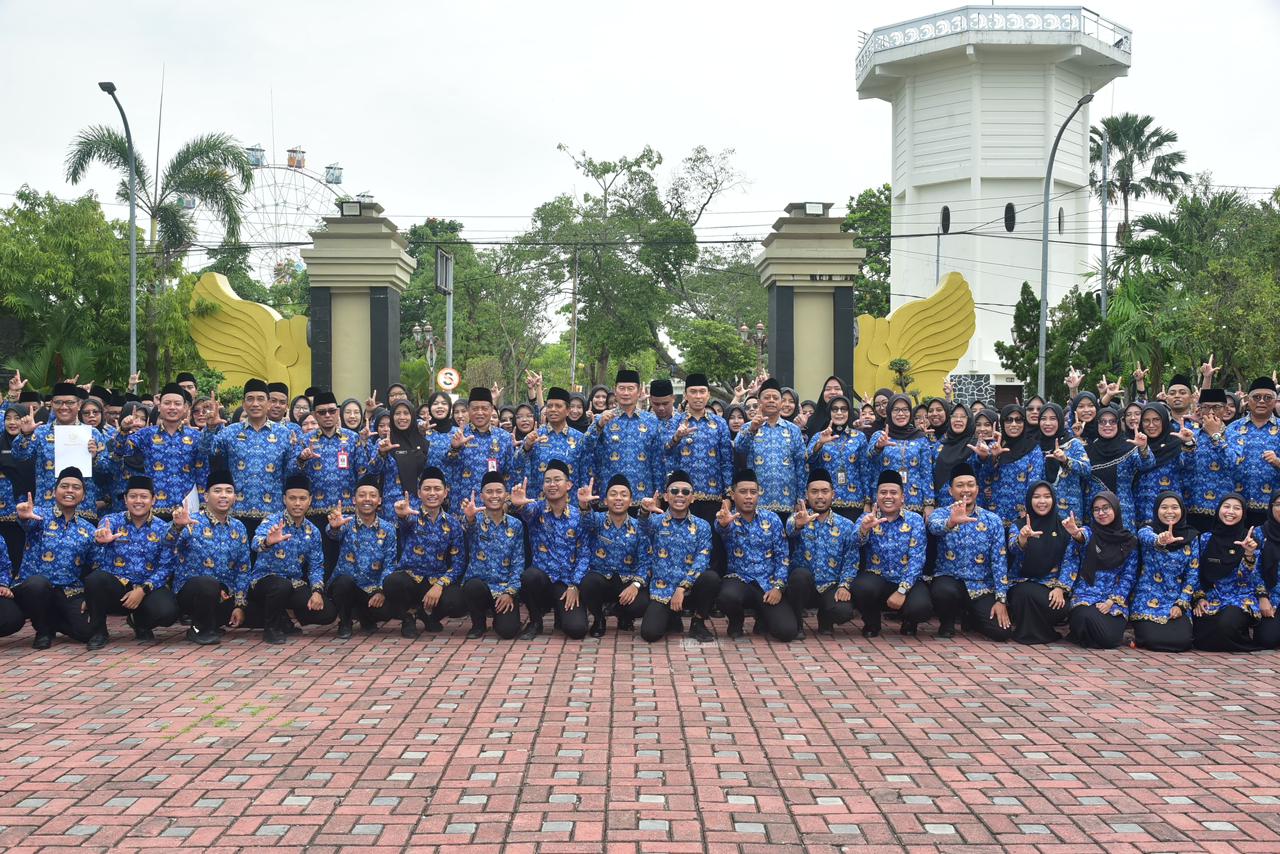 Foto: Serahkan SK kepada 509 PNS, Pak Yes Tegaskan WFH Bukan Berarti ‘Long Weekend’