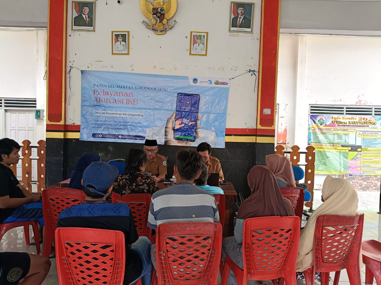 Foto: Aktivasi Identitas Kependudukan Digital (IKD) di Desa Karangwungu