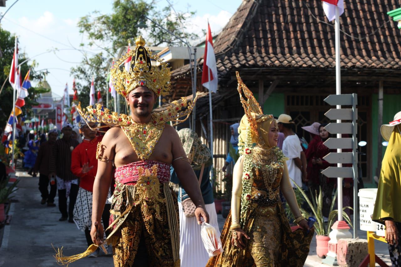 Karnaval Meriah Warnai HUT RI ke-79 Desa Kebalan Kulon, Bukti Semangat Karang Taruna Merpati Putih⁹