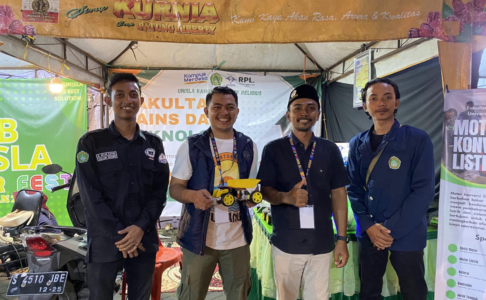 Inovasi Mahasiswa Fakultas Sains dan Teknologi Unisla Meriahkan Stand Kartar FEST Lamongan 2025