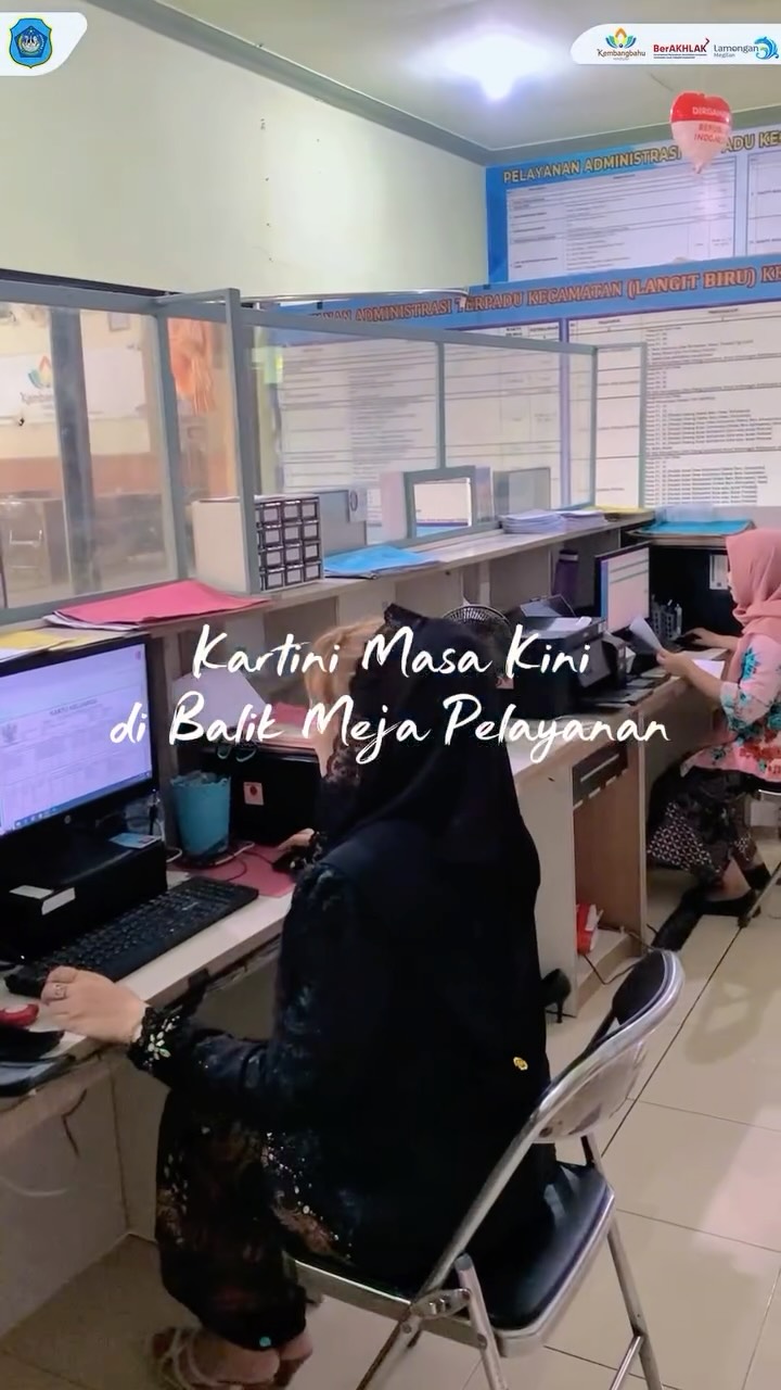 Foto: KARTINI MASA KINI DI BALIK MEJA PELAYANAN
