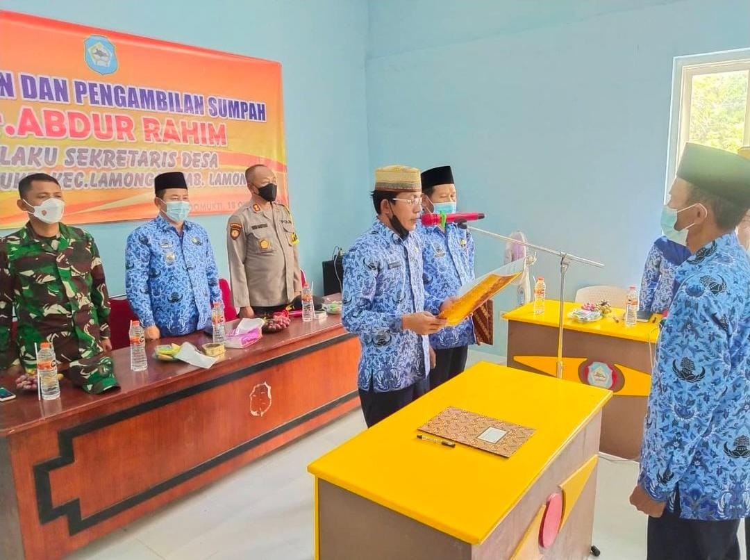 PENGAMBILAN SUMPAH PERANGKAT DESA