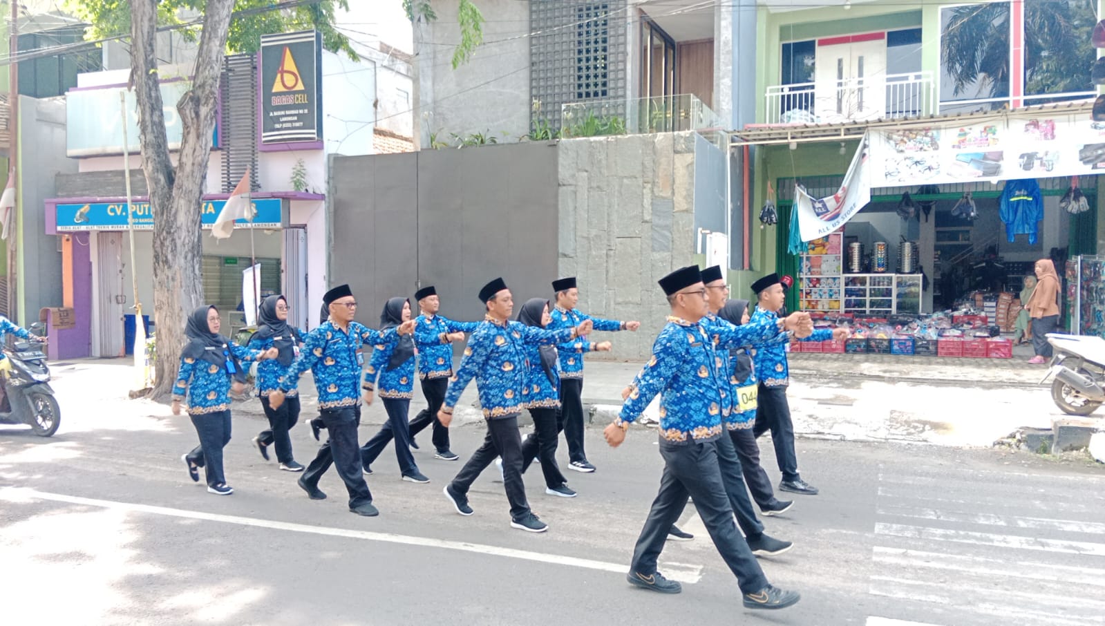 Langkah tegap, semangat mantap!