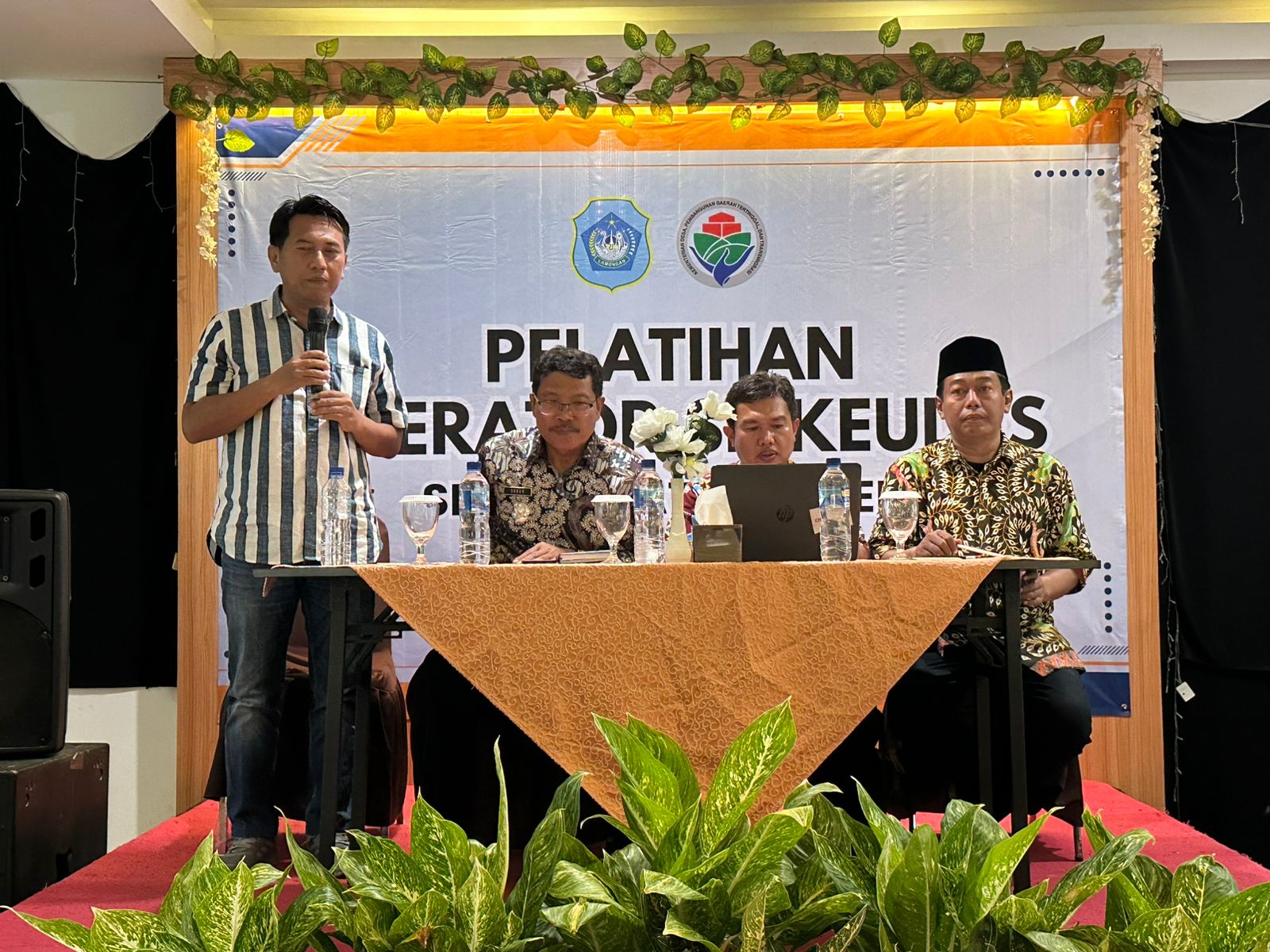 Foto: PELATIHAN OPERATOR SISTEM KEUANGAN DESA (SISKEUDES)