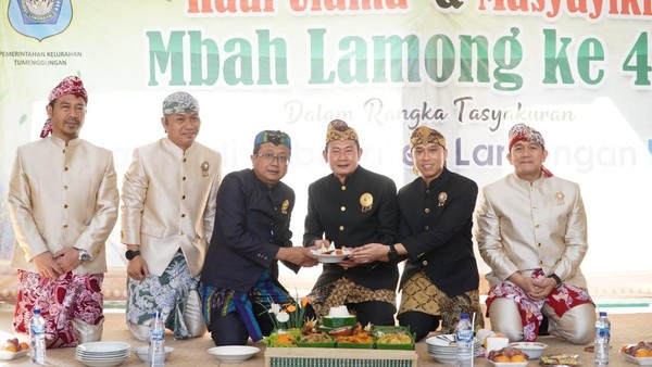 Foto: KIRAB PATAKA DALAM RANGKA HJL KE 457 KABUPATEN LAMONGAN