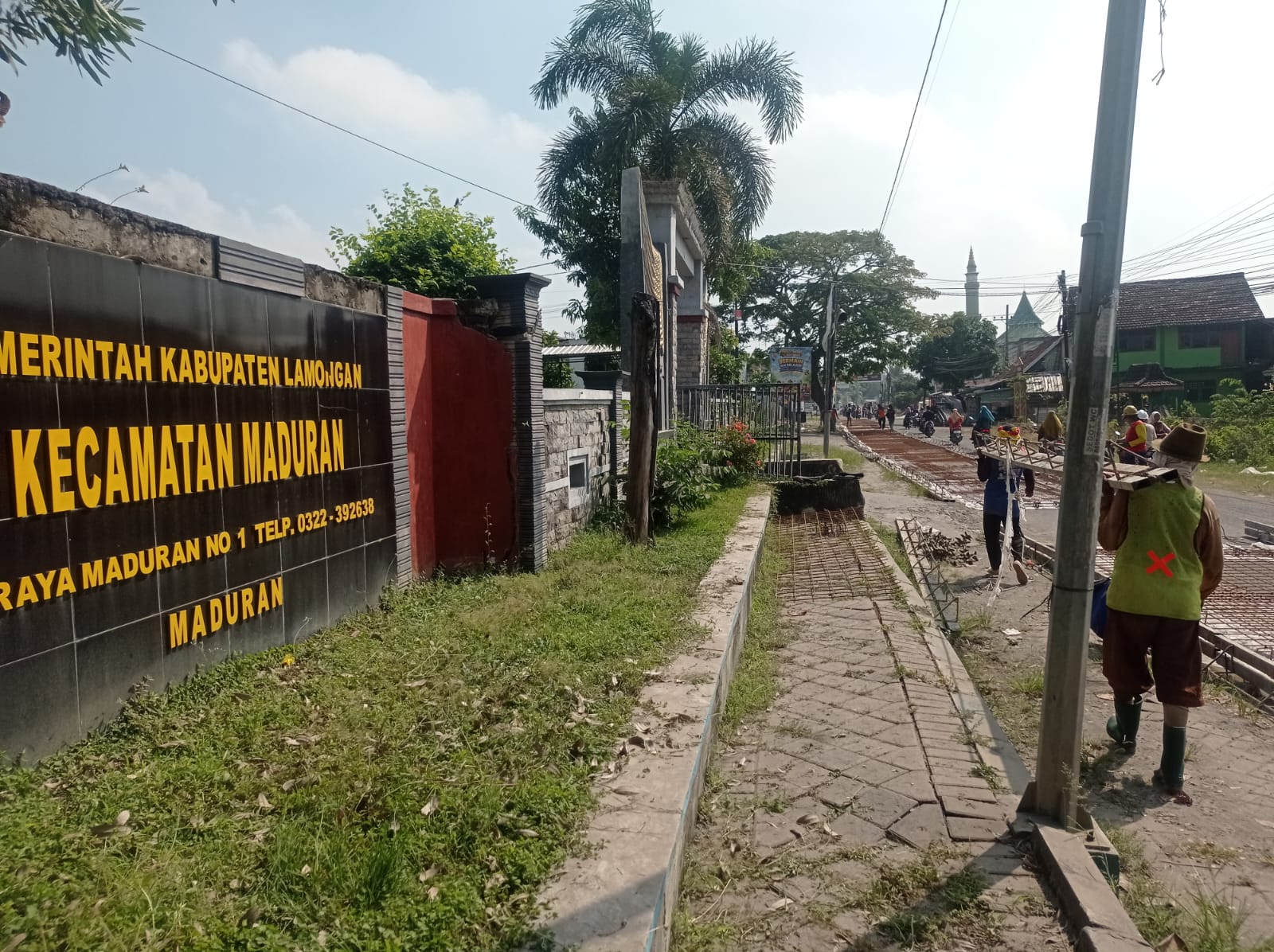 Foto: PROGRES JAMULA DEPAN KANTOR KECAMATAN MADURAN