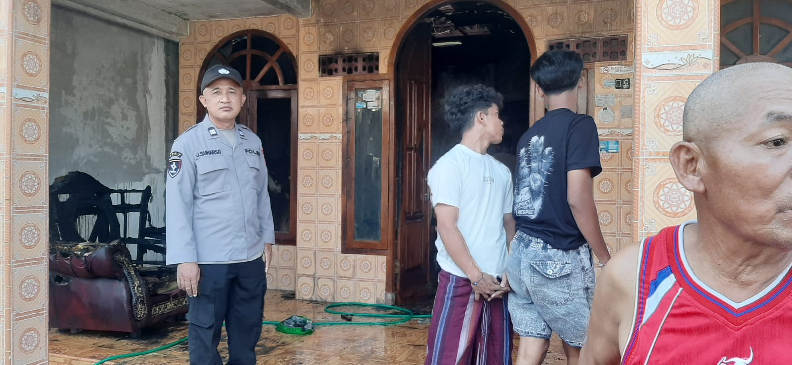 Foto: PENANGANAN KEBAKARAN RUMAH DI DESA GUMANTUK