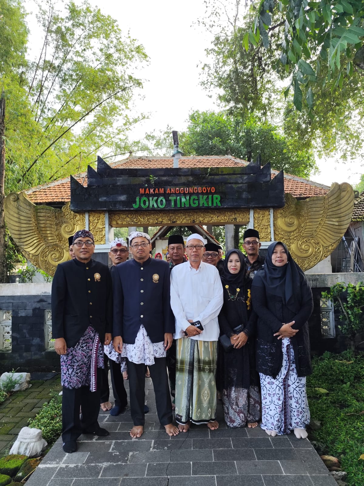 Foto: TABUR BUNGA KECAMATAN MADURAN DALAM RANGKAIAN ACARA HJL KE 457