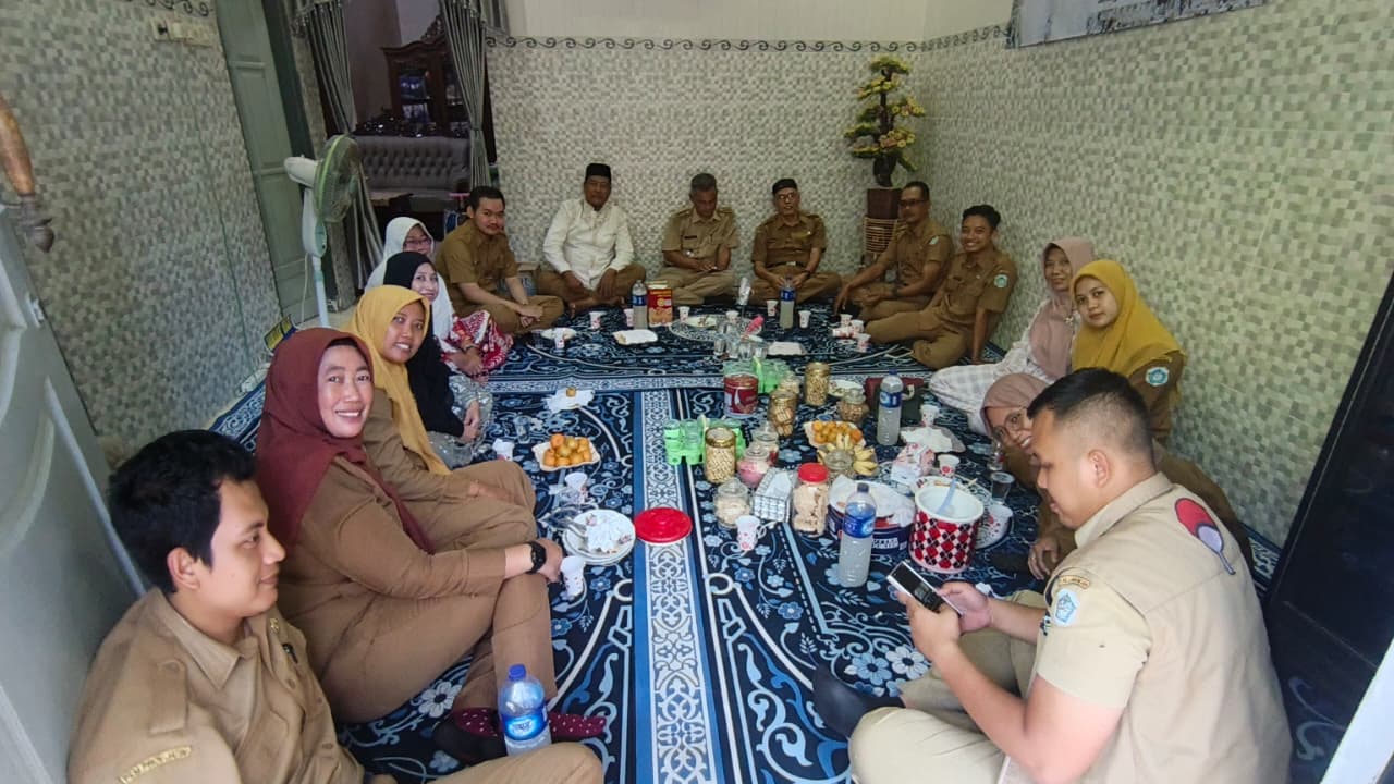 Foto: KUNJUNGAN KE PEGAWAI KECAMATAN YANG AKAN BERANGKAT HAJI 2026