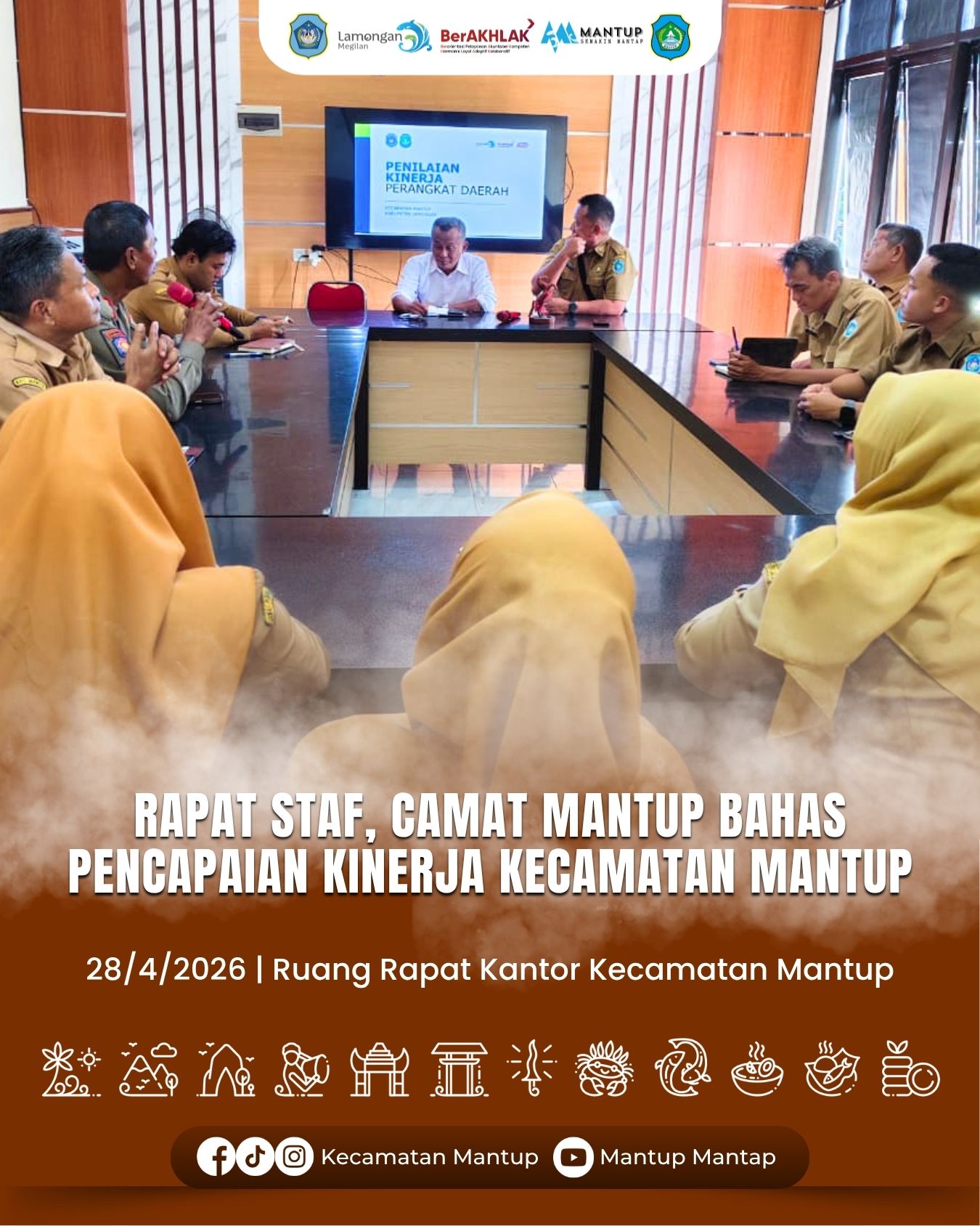 Foto: Rapat Staf, Camat Mantup Bahas Pencapaian Kinerja Kecamatan Mantup