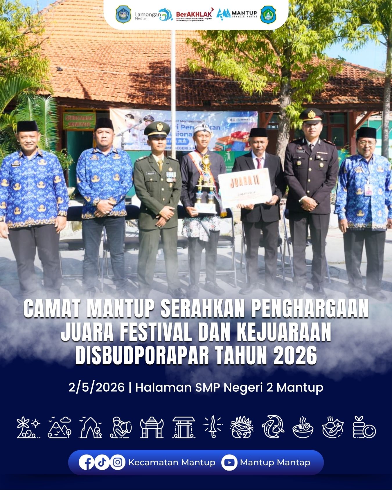 Foto: Camat Mantup Serahkan Penghargaan Juara Festival dan Kejuaraan Disbudporapar Tahun 2026