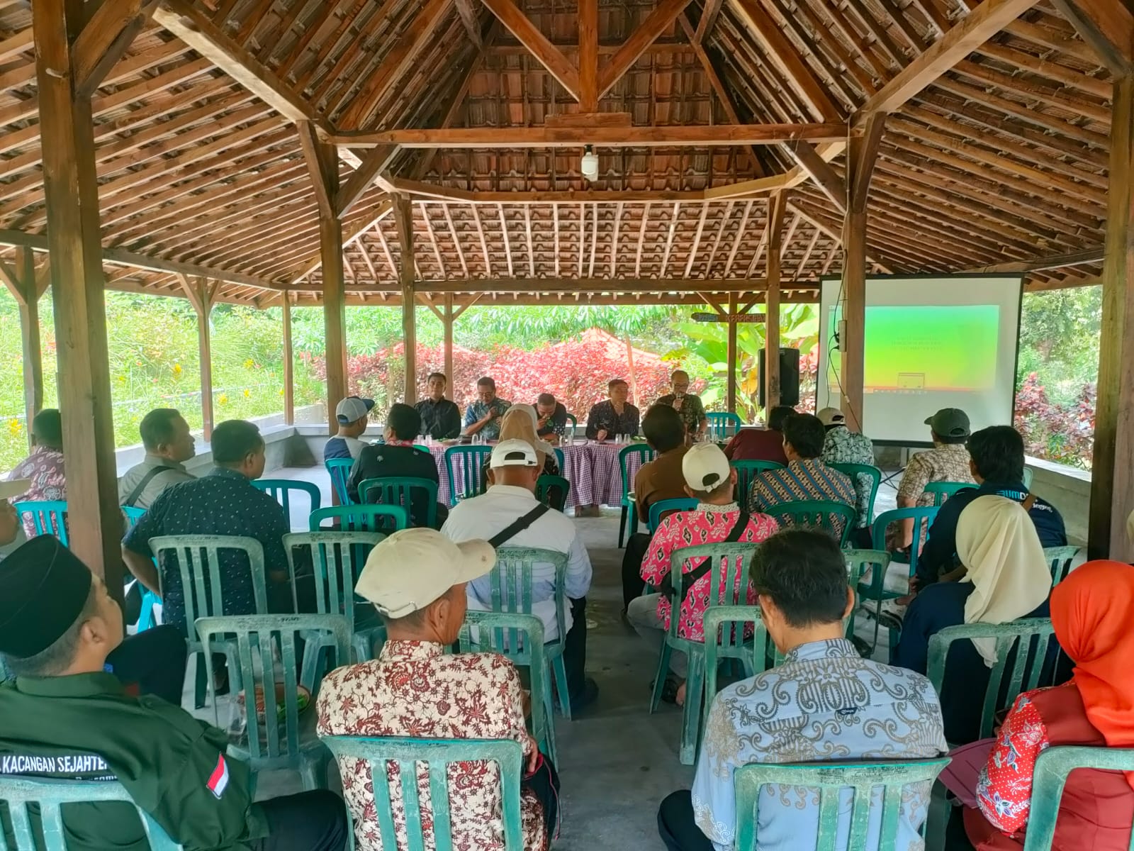 Foto: Kegiatan Rakor BUMDes di Sendang Sreto Desa Pule
