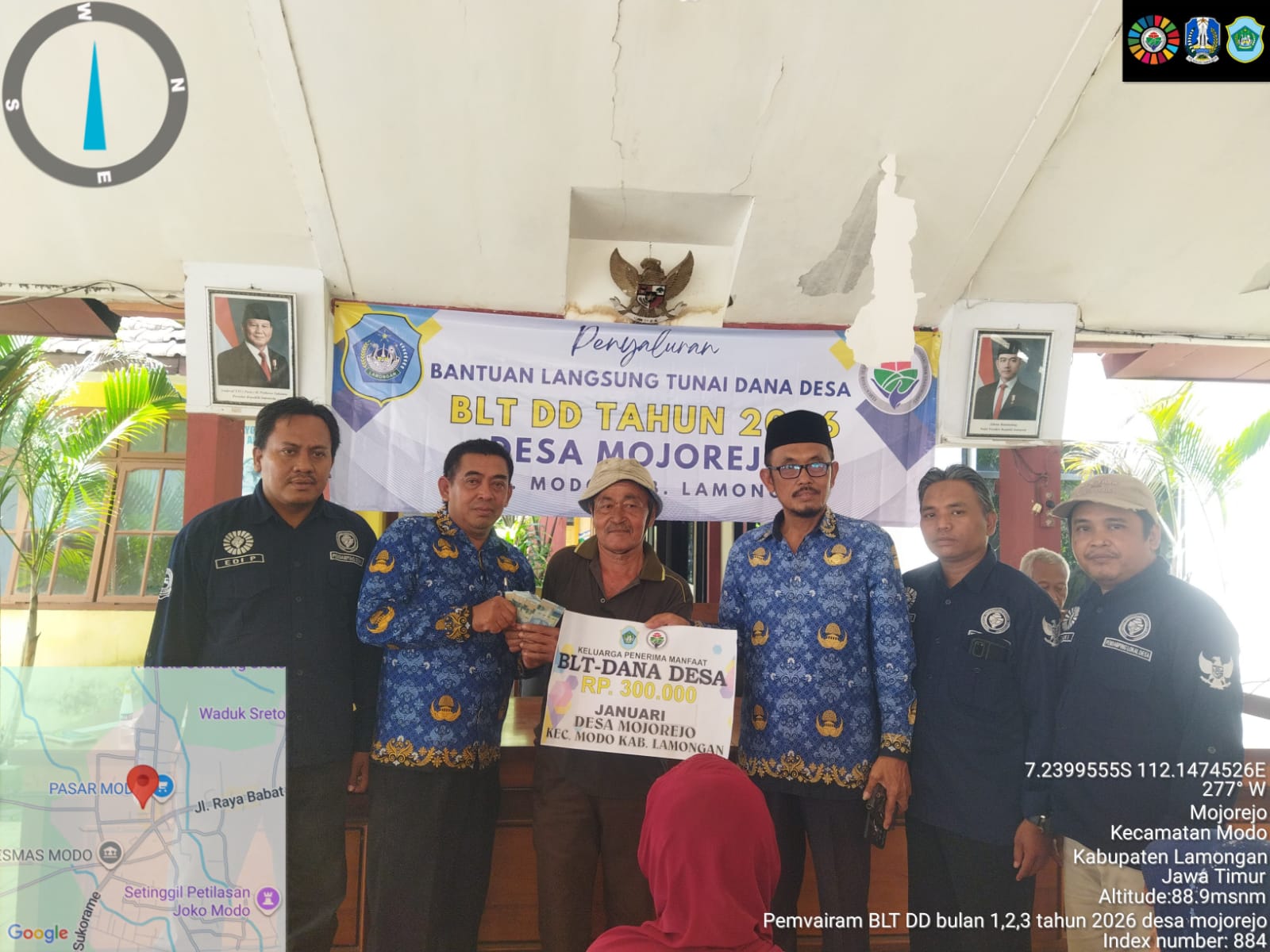 Foto: Penyaluran BLT DD kepada KPM di Desa Mojorejo