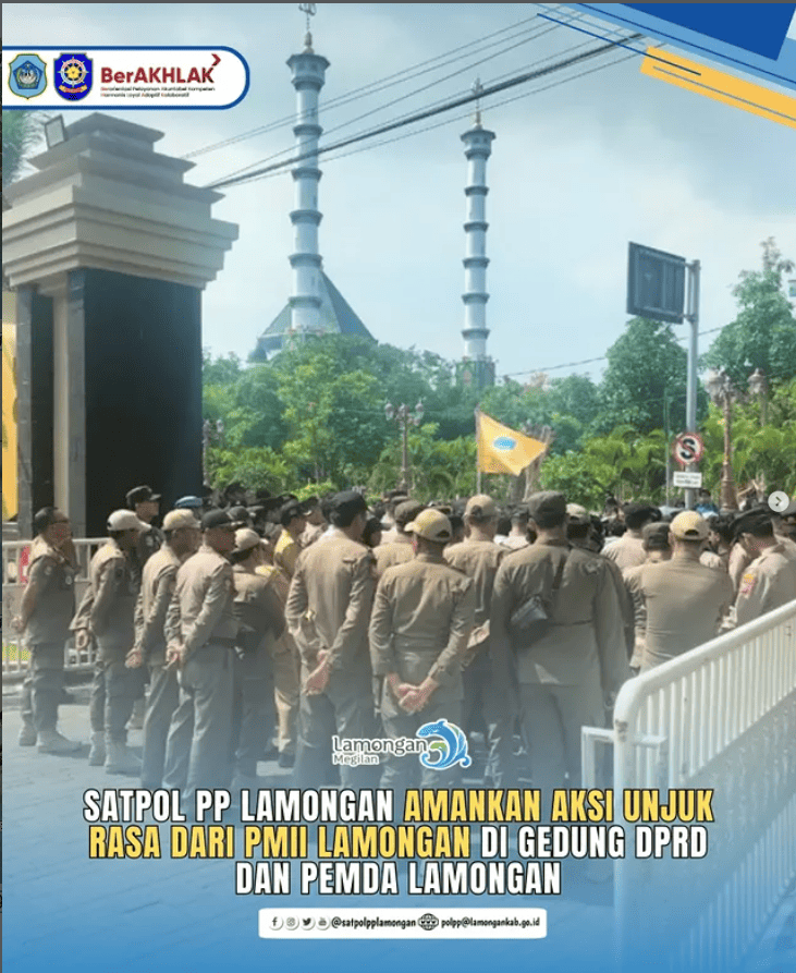 Foto: Satpol PP Kabupaten Lamongan Amankan Aksi Unjuk Rasa PMII se-Lamongan dengan Aman dan Kondusif