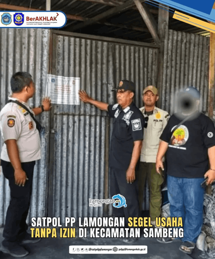 Foto: Satpol PP Lamongan Tindak Tegas Usaha Tanpa Izin di Sambeng, Bangunan Disegel