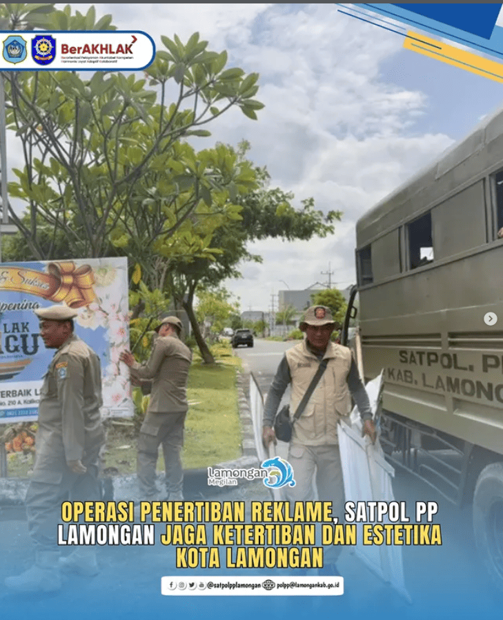 Foto: Satpol PP Lamongan Tertibkan 519 Reklame Tak Berizin di Sejumlah Ruas Jalan