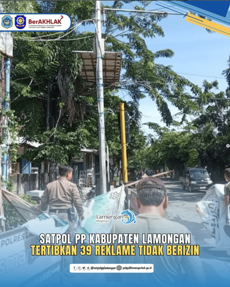 Foto: Satpol PP Kabupaten Lamongan Tertibkan 39 Reklame Tidak Berizin
