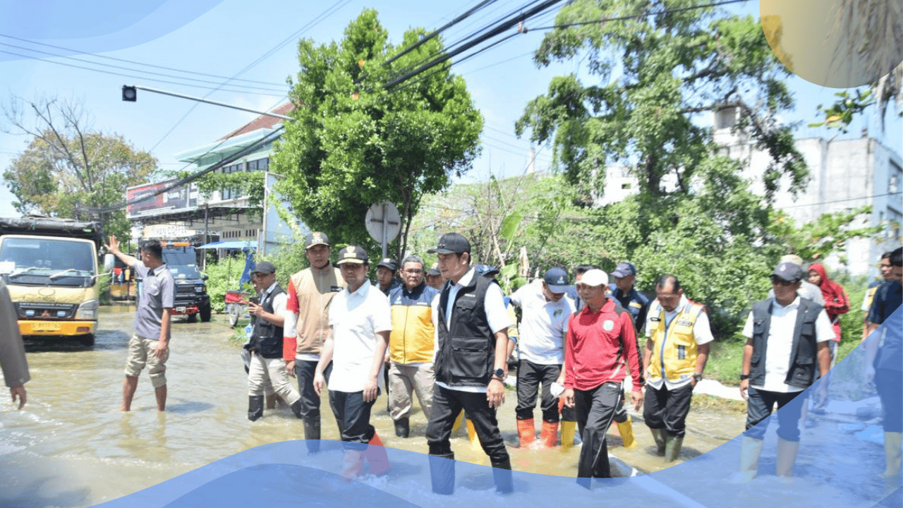 Bupati Yes Dampingi Pak Wagub Tinjau Kondisi Jalan Dan Banjir Di Karanggeneng