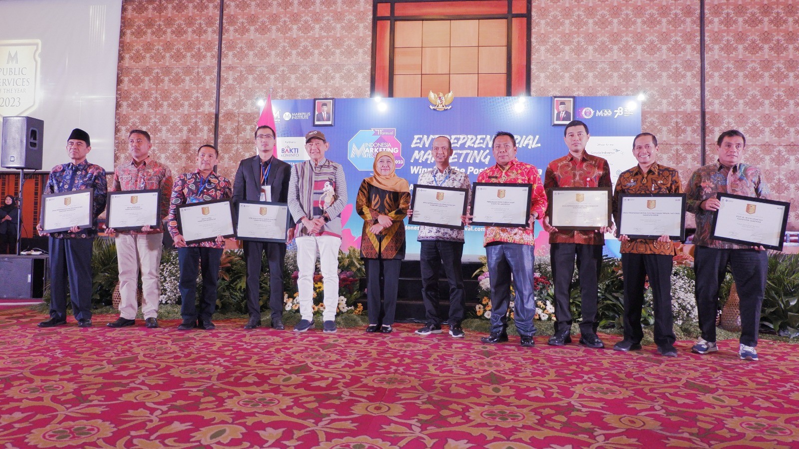 Jamin Penduduk Rentan, Petik Duren Raih Public Service of The Year Jawa Timur