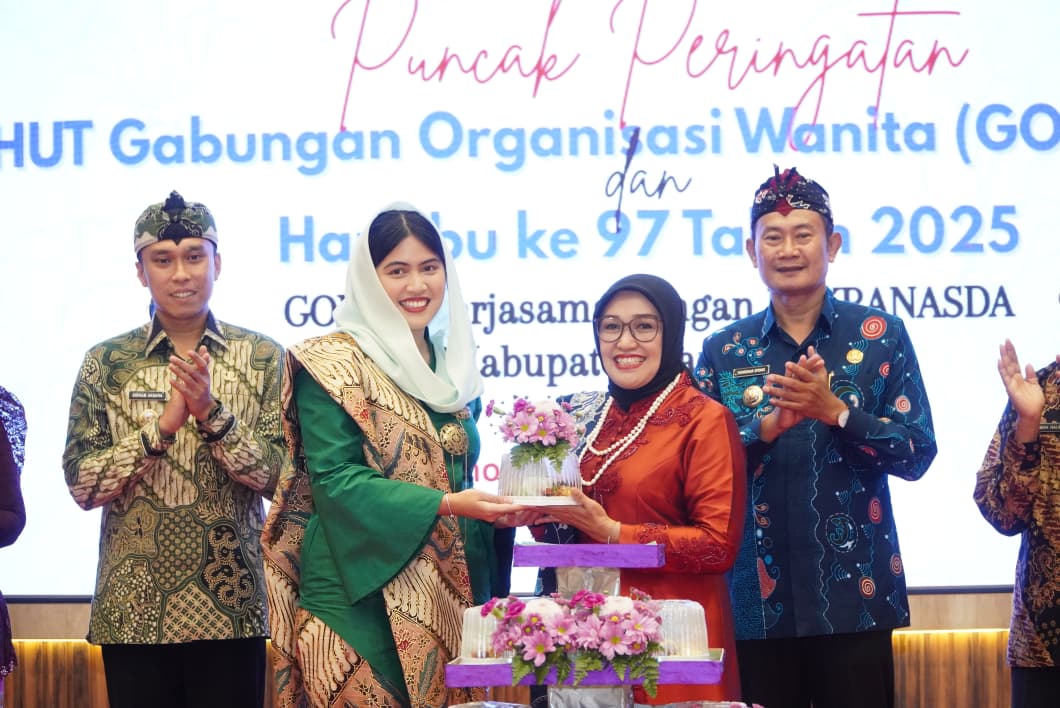 Peringati Hari Ibu, GOW dan Dekranasda Lamongan Gelar Lomba Fashion Show