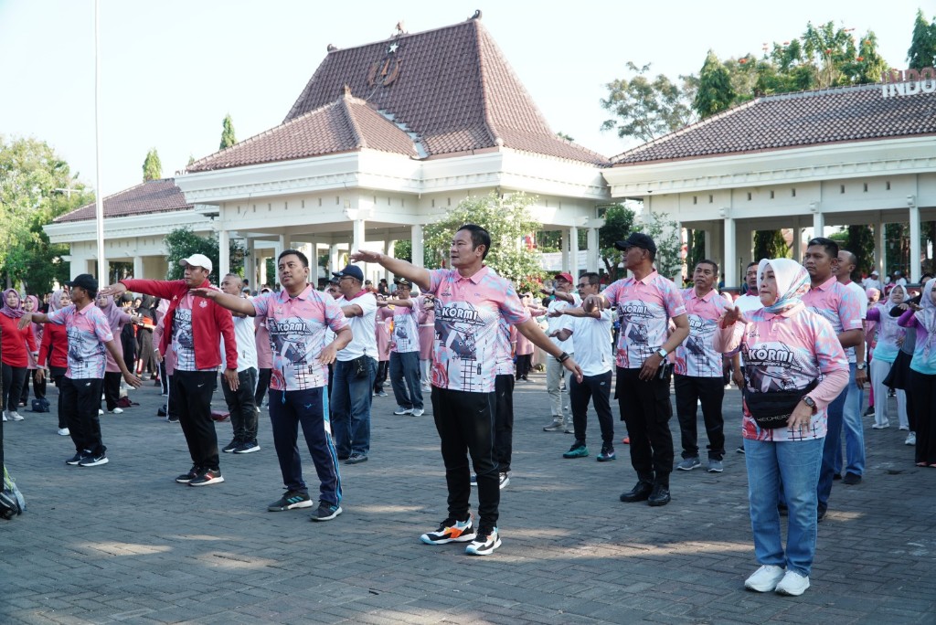 Pak Yes Berangkatkan 12 Atlet Lamongan Ke PON XXI