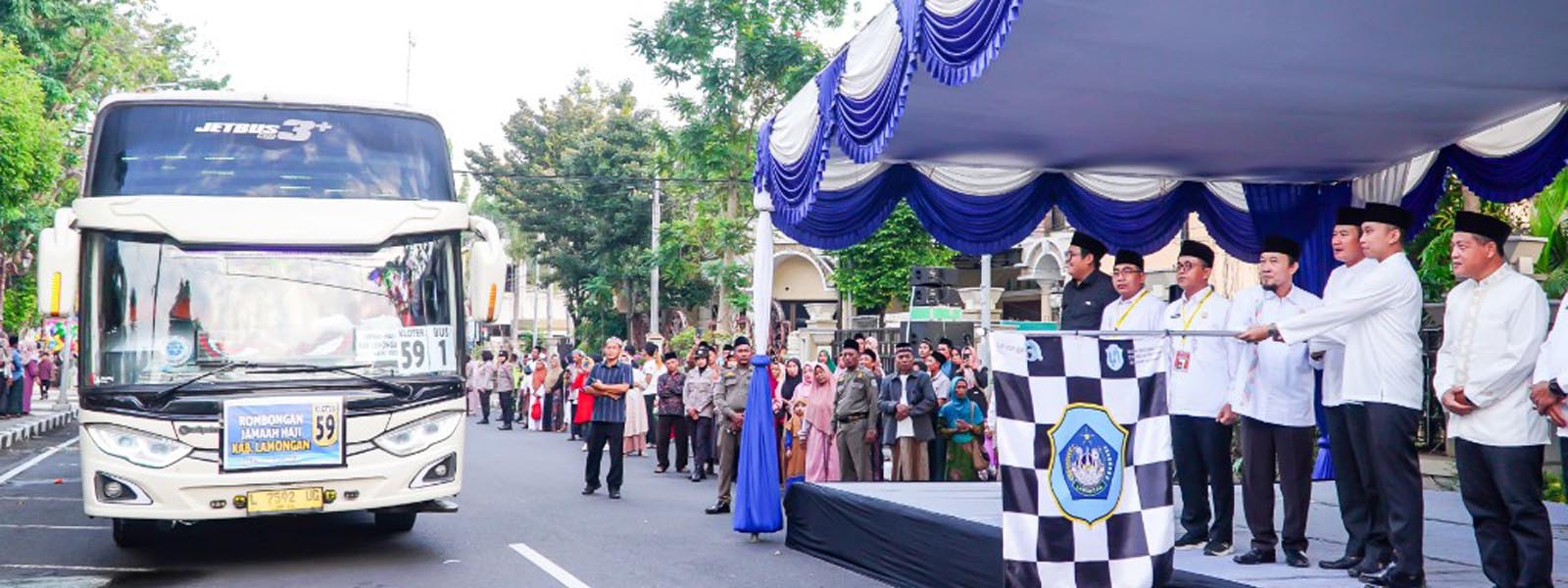 Jamaah Haji Asal Lamongan Diberangkatkan