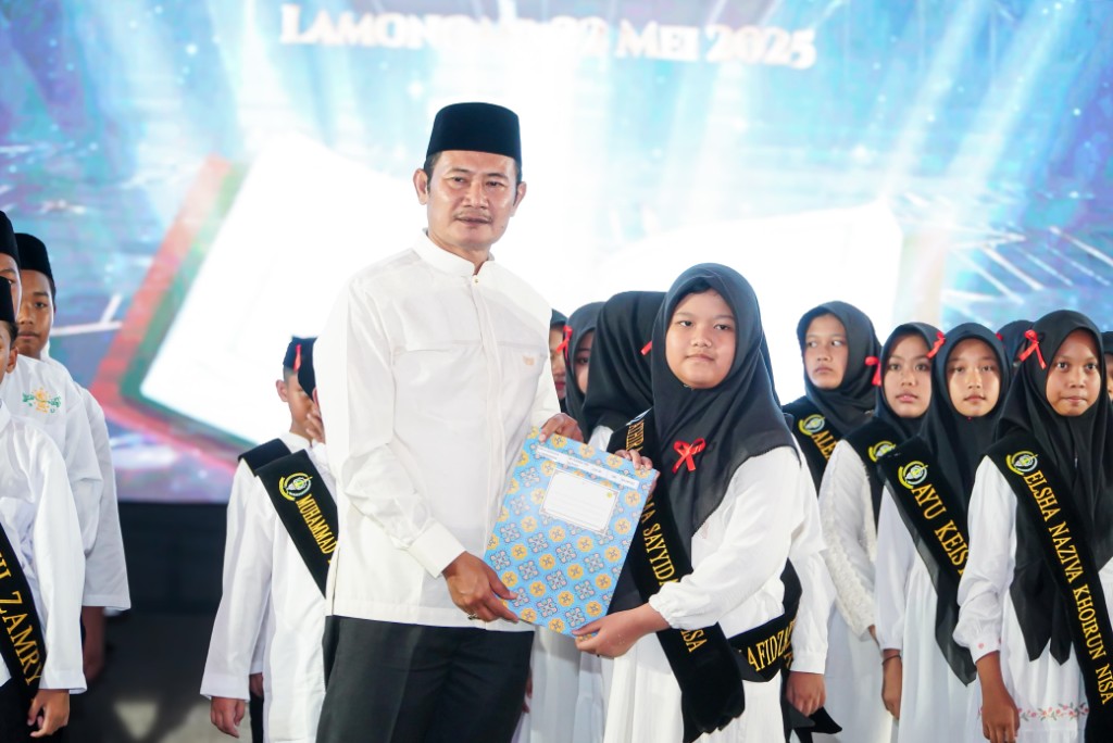 3.591 Anak Lamongan Dikukuhkan Menjadi Hafidz dan Hafidzah