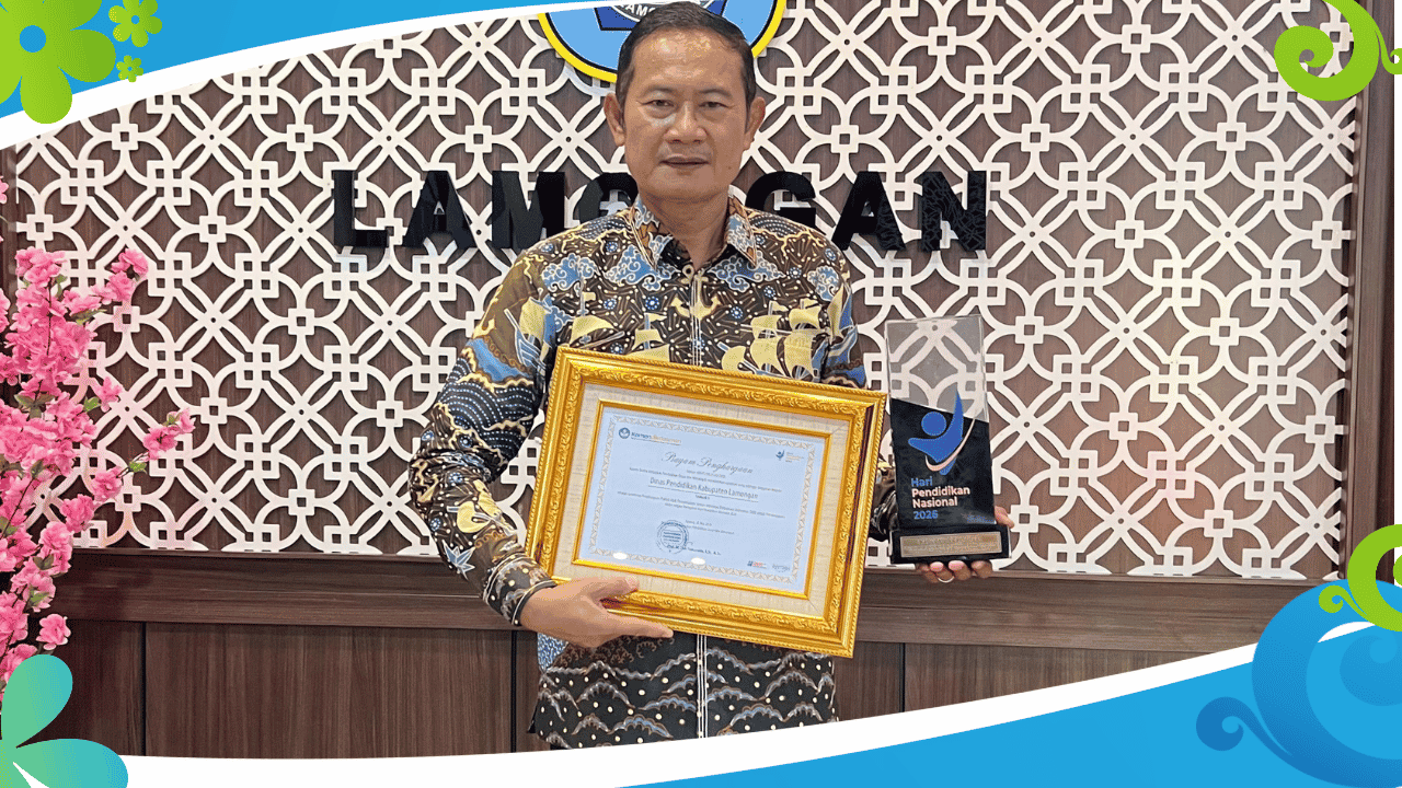 Lamongan Raih Penghargaan Terbaik 3 Nasional Praktik Baik Pemanfaatan SIBI untuk Pembelajaran