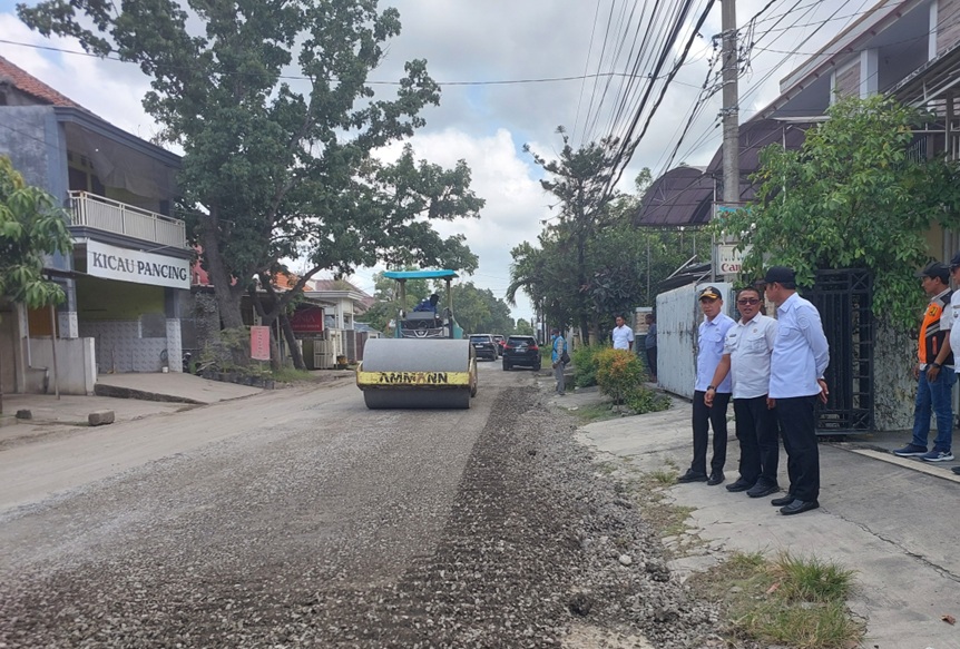 Foto: MONITORING REKONTRUKSI RUAS JALAN PAHLAWAN