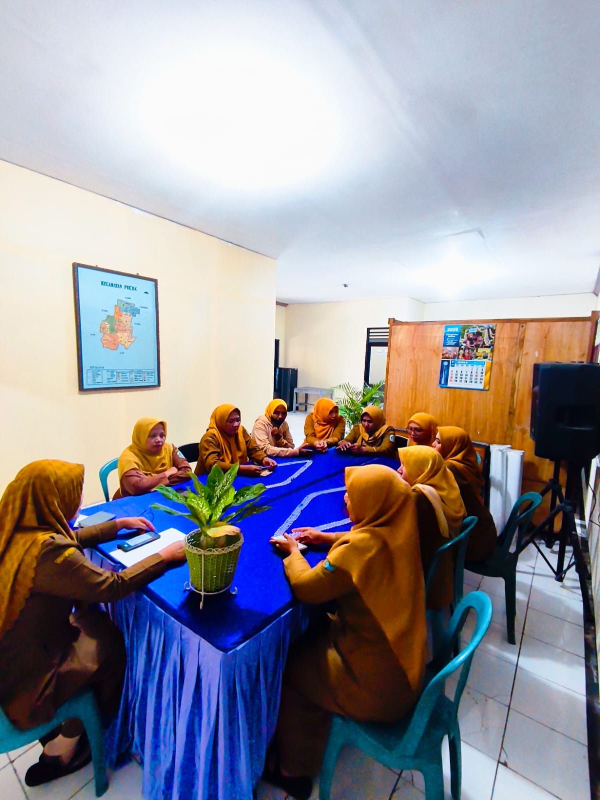 Foto: Kegiatan Zoom meeting Rakor Camat beserta UPT Kecamatan Pucuk Kabupaten Lamongan 2026