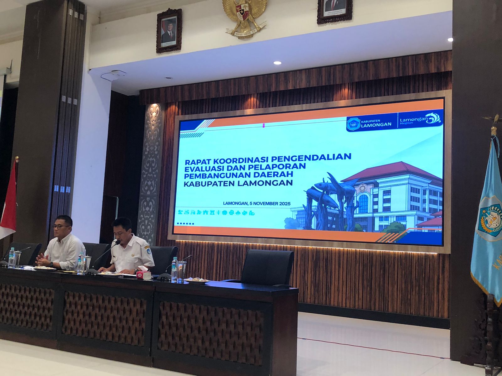 Foto: STAF PERENCANAAN, EVALUASI DAN KEUANGAN KECAMATAN PUCUK MENGHADIRI RAPAT KOORDINASI PENGENDALIAN EVALUASI DAN PELAPORAN PEMBANGUNAN DAERAH KABUPATEN LAMONGAN