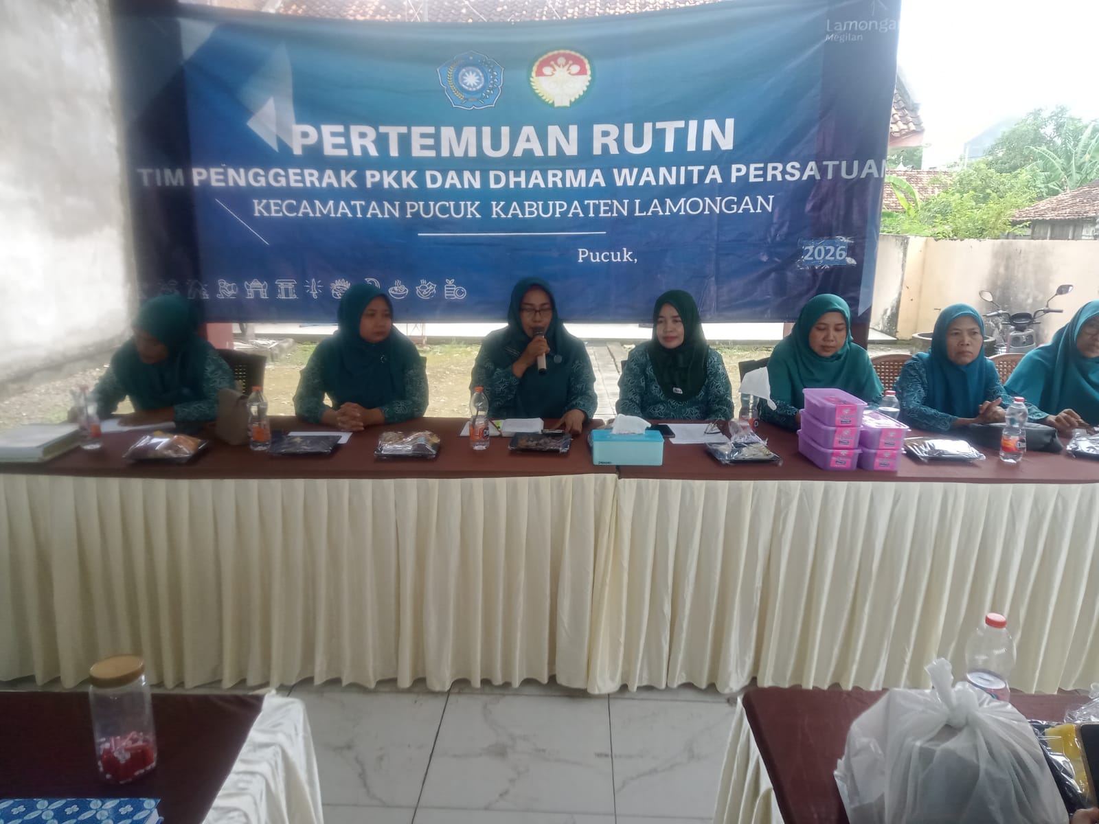Foto: Pertemuan Rutin Tim Penggerak PKK Kec Pucuk di Desa Gempolpading Kabupaten Lamongan