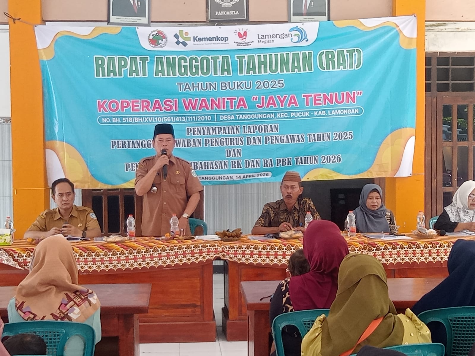 Foto: Kegiatan RAT Tahun 2025 Kopwan Jaya Tenun Desa Tanggungan Kecamatan Pucuk 2026