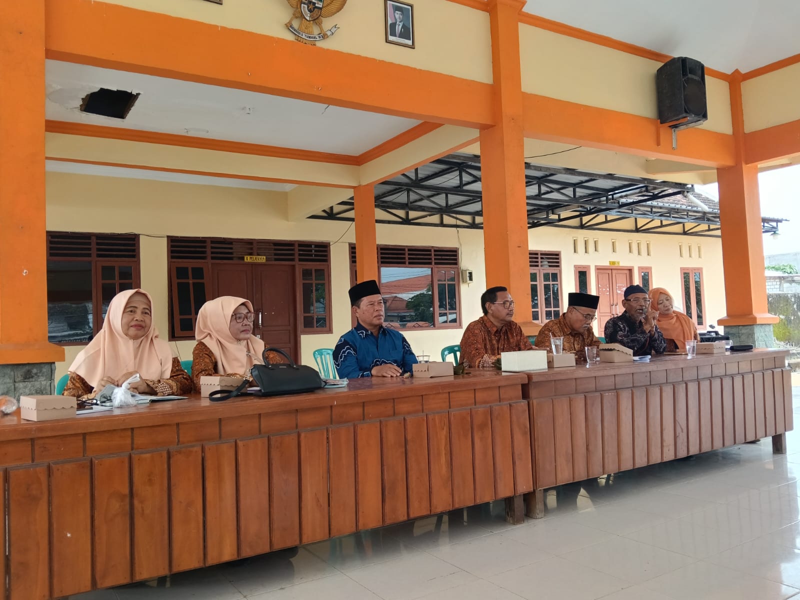 Foto: KEGIATAN PERTEMUAN PWRI DI BALAI DESA PUCUK KECAMATAN PUCUK KABUPATEN LAMONGAN 2026