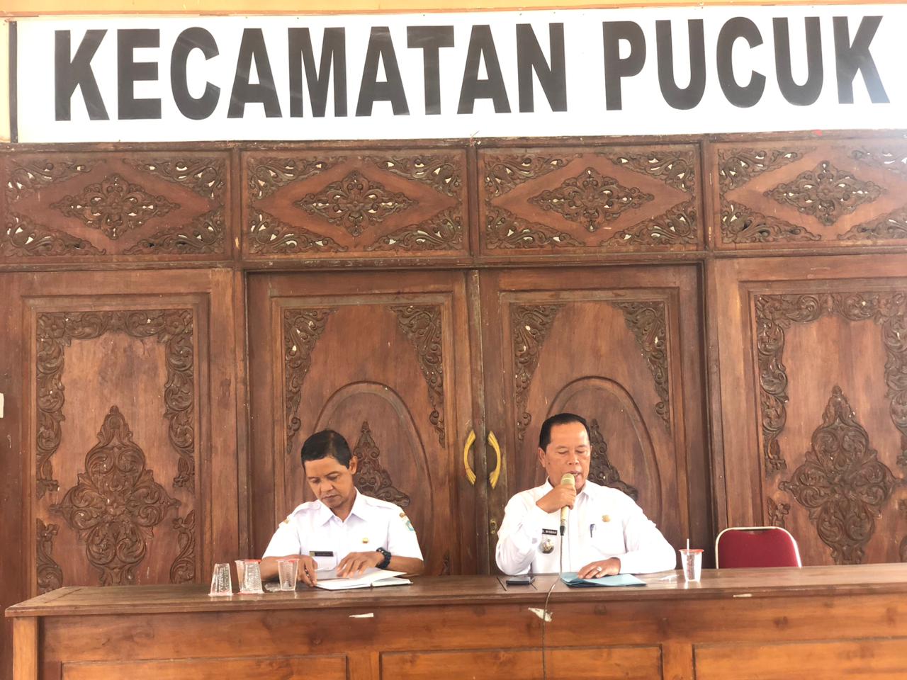 Foto: RAPAT RUTIN STAF KECAMATAN PUCUK