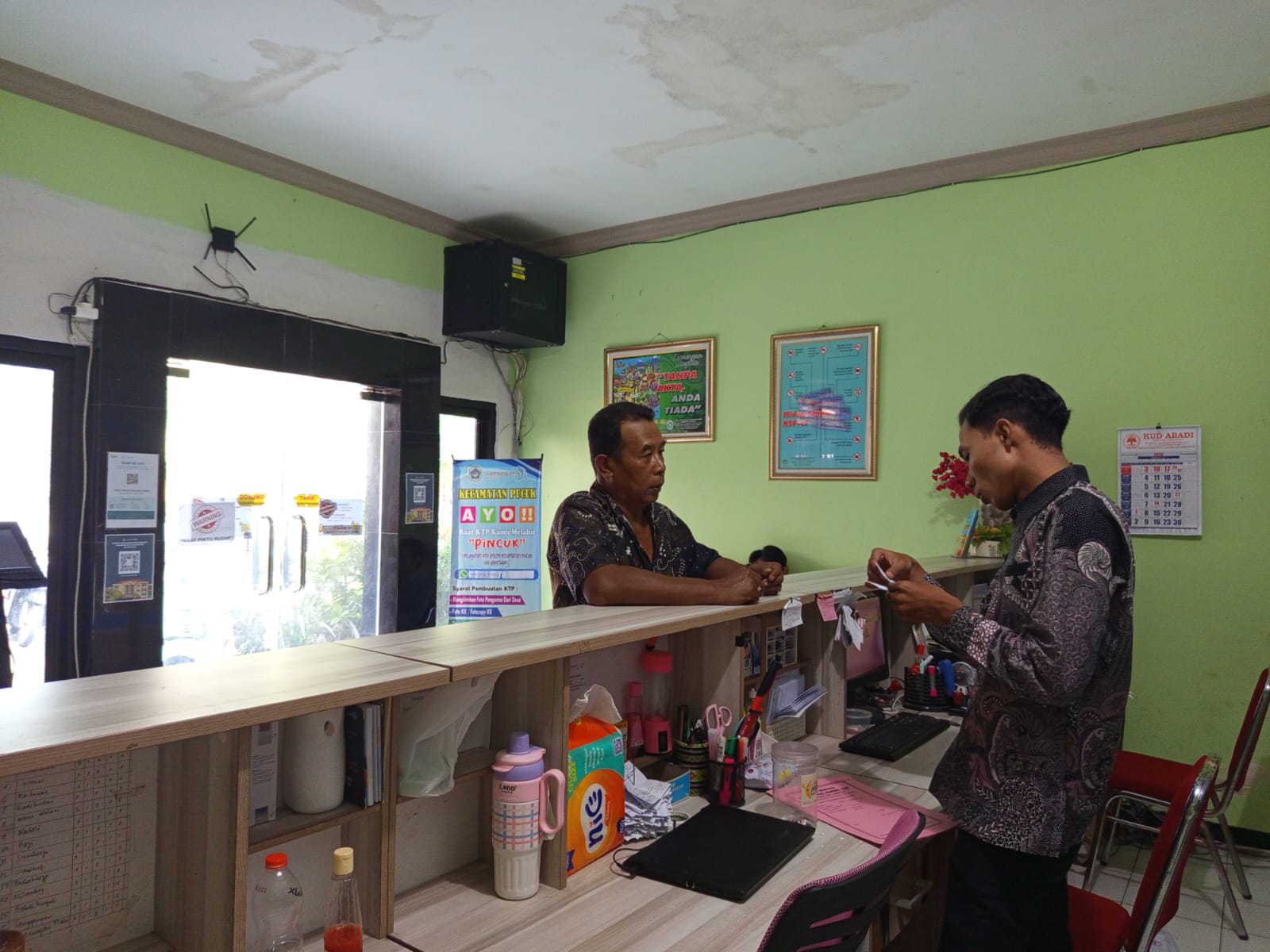 Foto: Kegiatan Proses Pelayanan Administrasi Kependudukan di wilayah Kecamatan Pucuk Tahun 2026